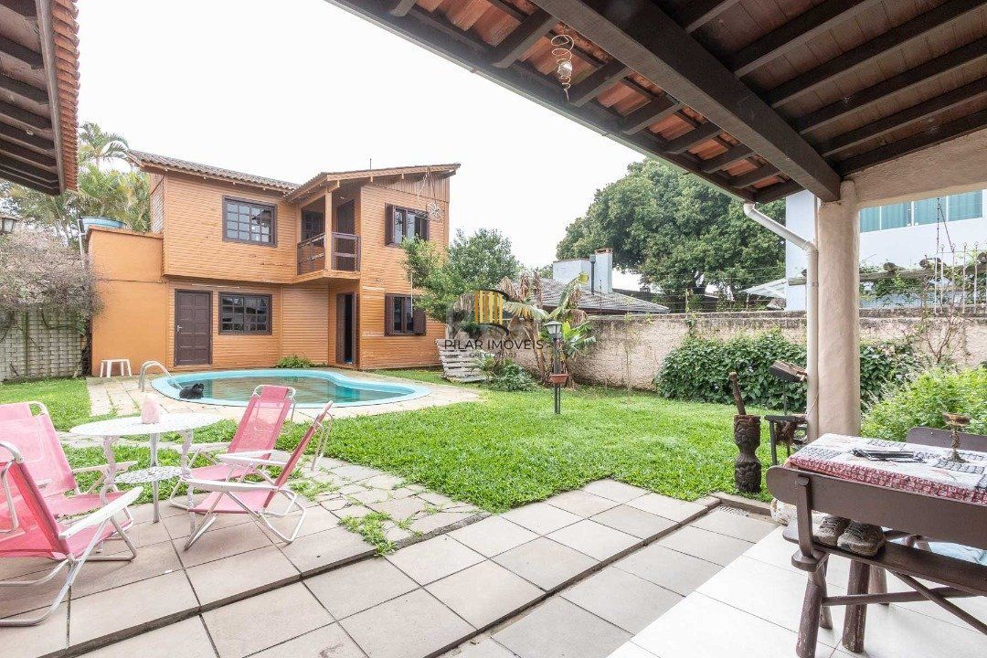 Casa para Venda - 380m², 3 dormitórios, sendo 1 suites, 3 vagas - Tristeza