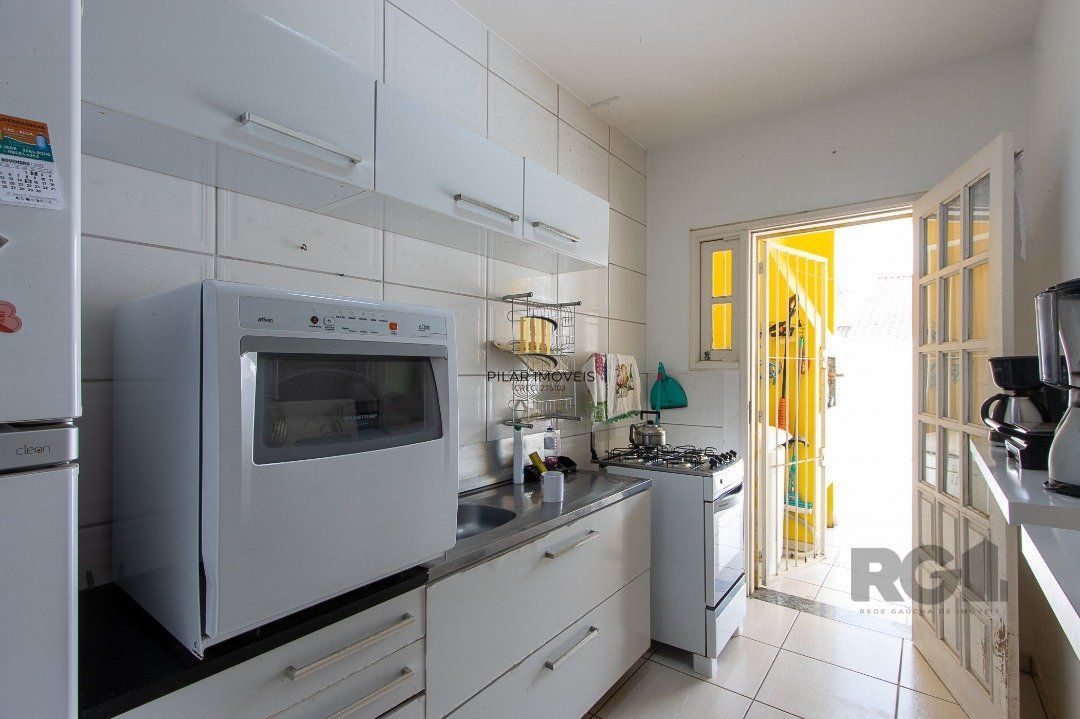 Casa 2 dormitórios no bairro Hípica