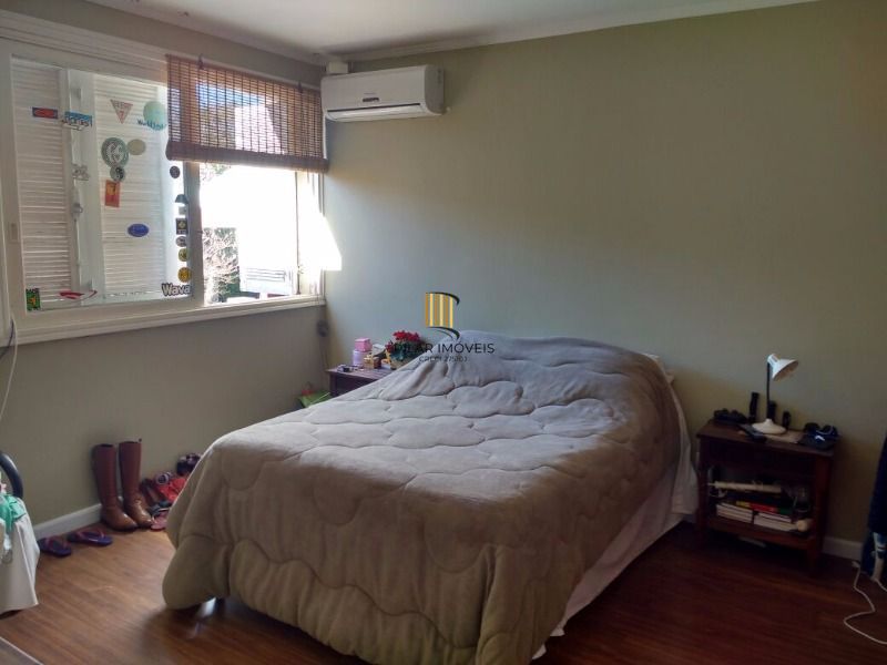 Casa para Venda - 350m², 3 dormitórios, 4 vagas - Vila Assunção