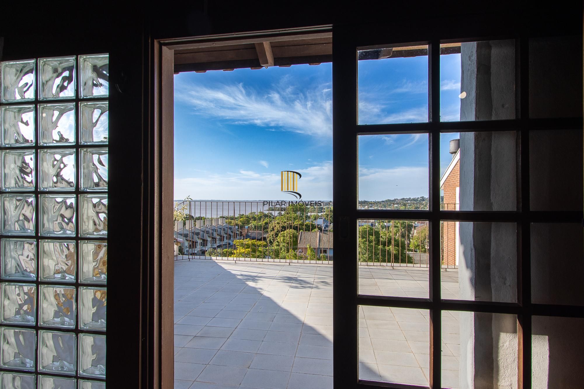 **Casa de 05 dormitórios, 03 suítes, 06 Banheiros, com 315,10m² privativos na Vila Conceição, Porto Alegre, RS**