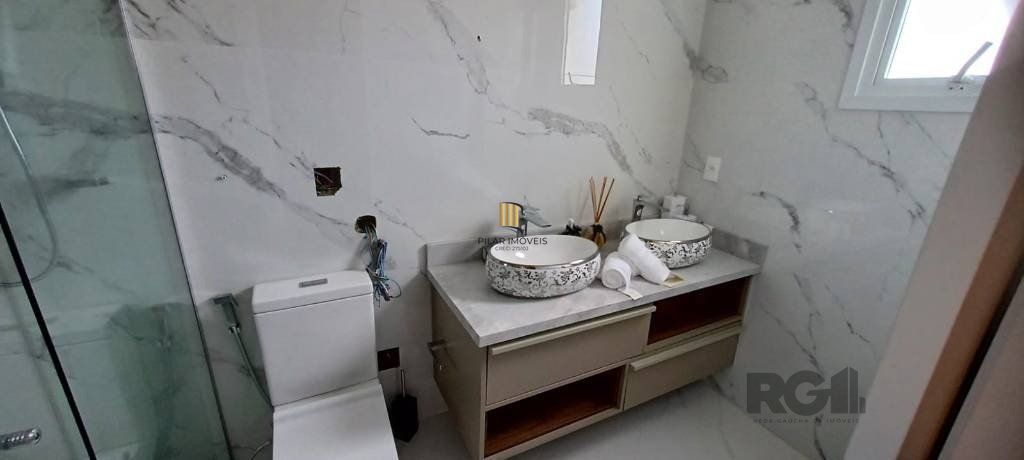 Casa de Condomínio 4 dormitórios no bairro Remanso