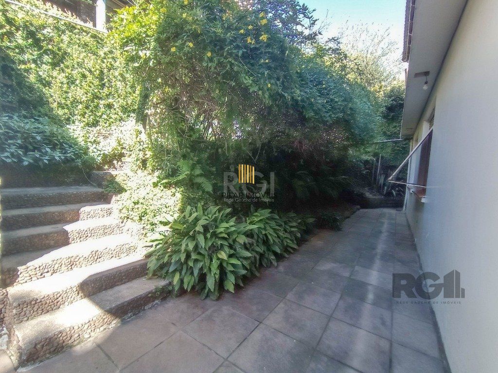Casa para venda com 4 dormitórios no bairro Cristal
