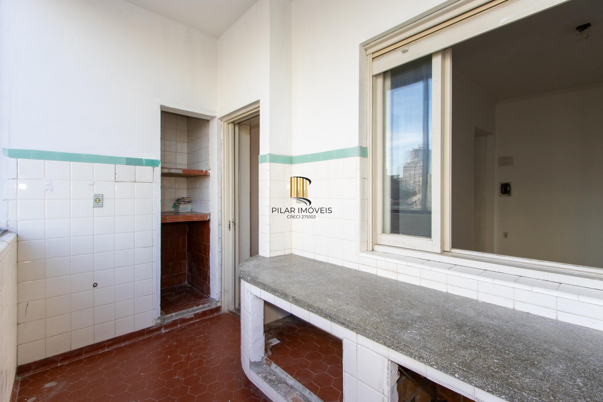 Apartamento para Venda - 238m², 3 dormitórios, sendo 1 suites, 1 vaga - Floresta