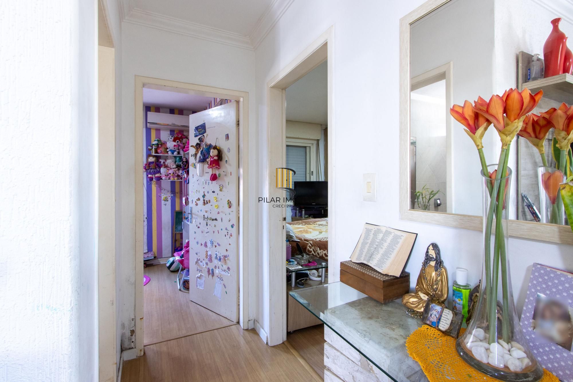 Apartamento com 88m², 2 dormitórios, 1 suíte, vaga coberta, no bairro Tristeza.