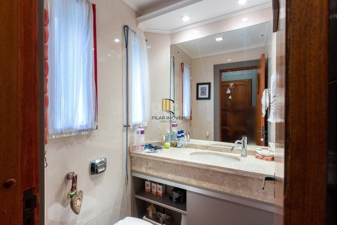 Cobertura para Venda - 234.17m², 3 dormitórios, sendo 1 suites, 2 vagas - Cristal
