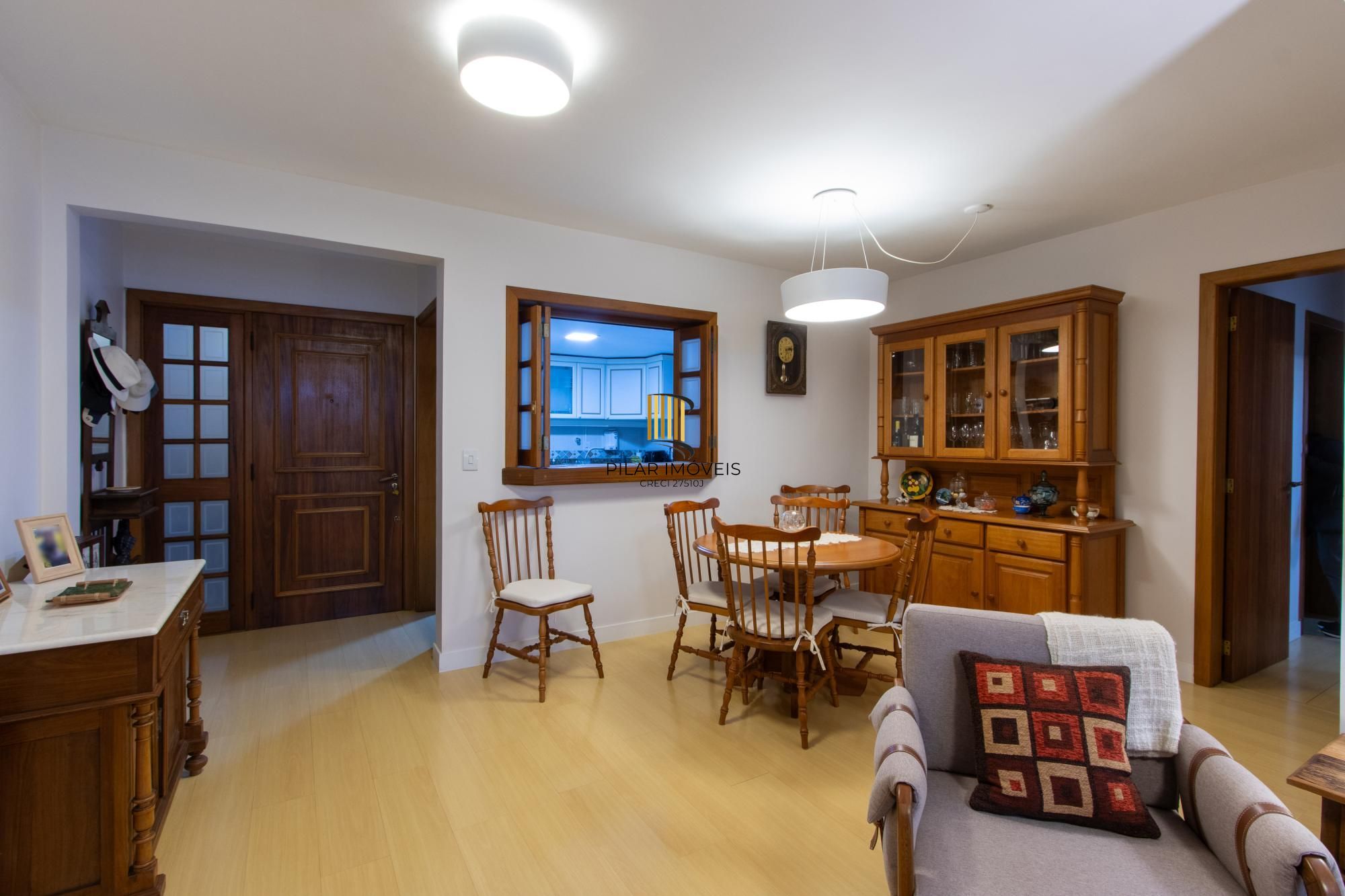 Apartamento de 4 dormitórios, 1 suíte e 2 vagas escrituradas - Bairro Ipanema.