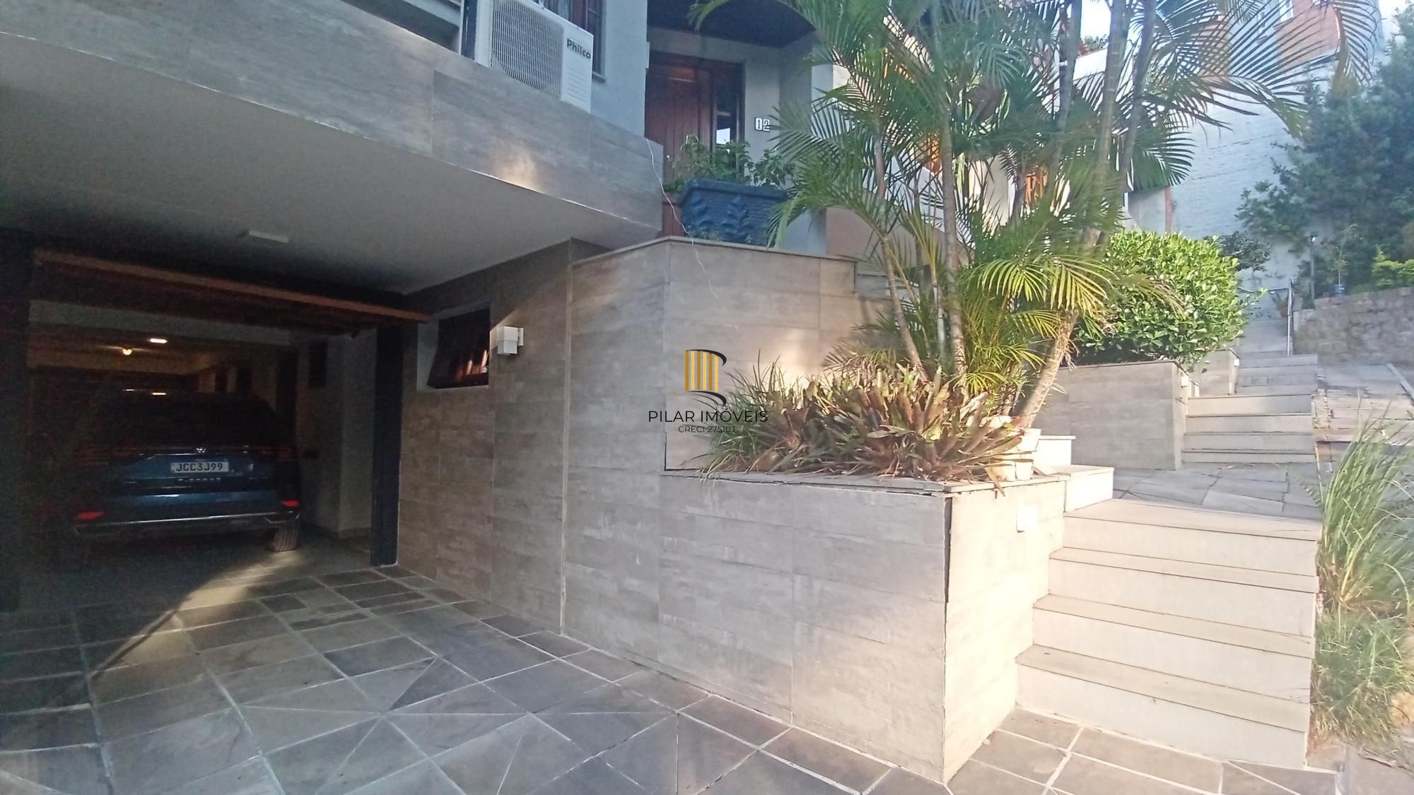 Casa de Condomínio com 3 Suítes, no bairro Tristeza