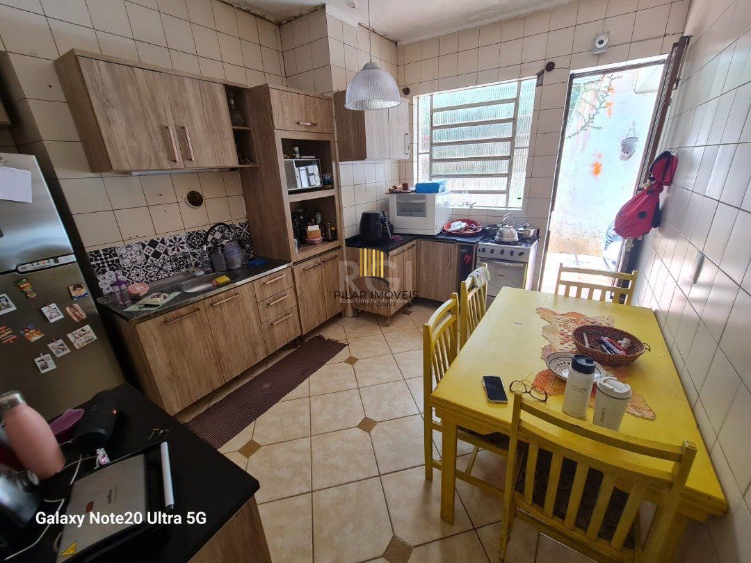 Casa 3 dormitórios no bairro Ipanema