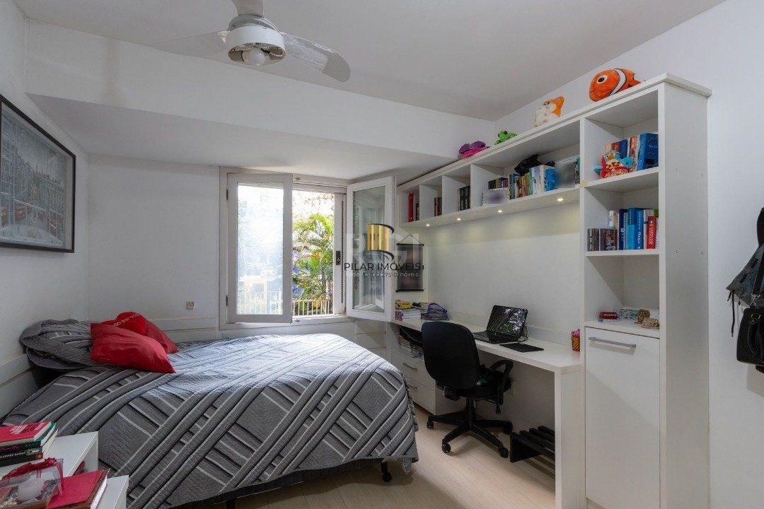 Casa para Venda - 300m², 4 dormitórios, sendo 2 suites, 4 vagas - Vila Assunção