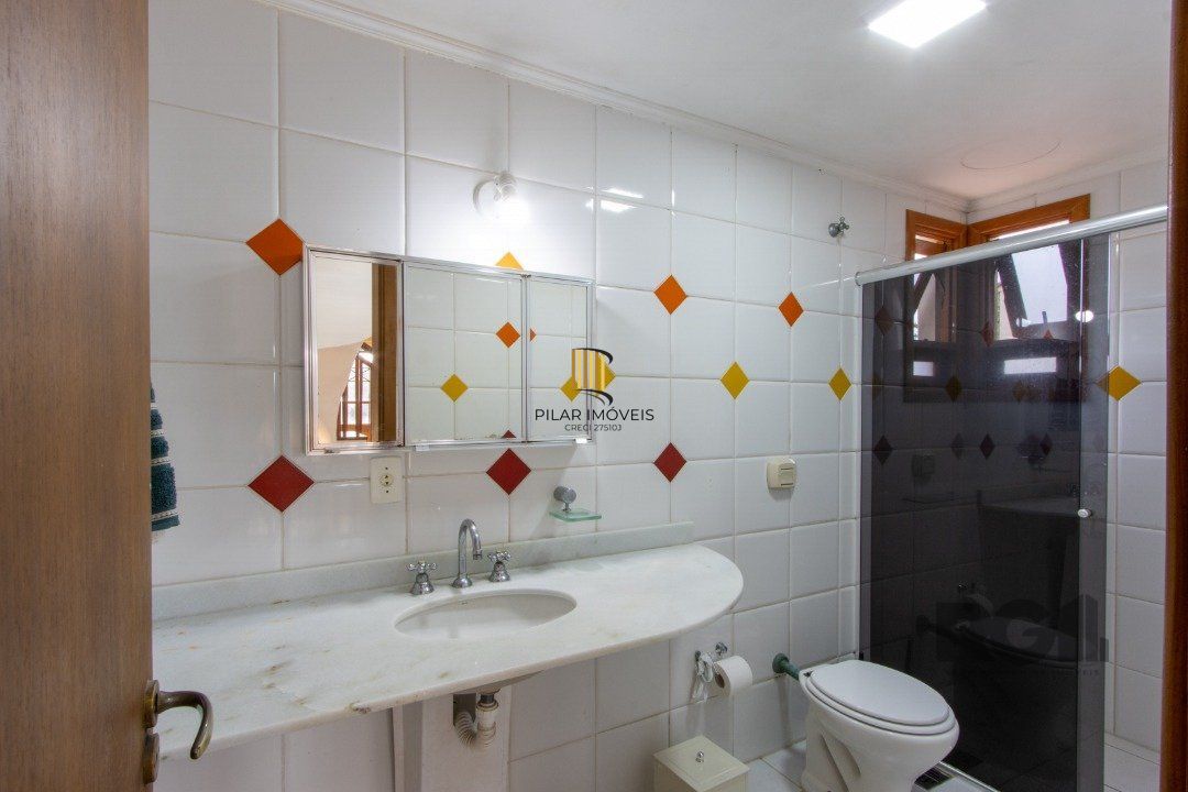 Casa 4 dormitórios no bairro Ipanema