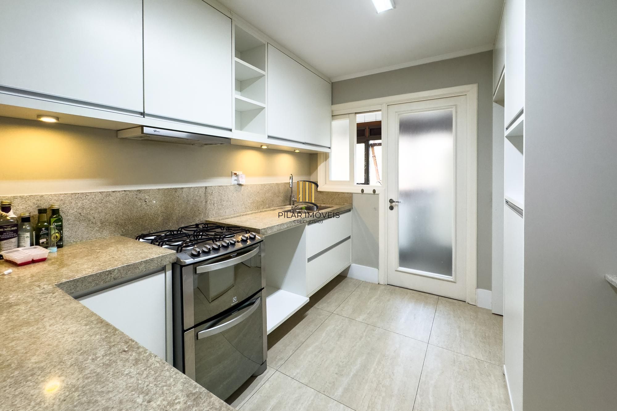 Cobertura alto padrão vista rio, construção Bandeira, com 228,32m² de área privativa.