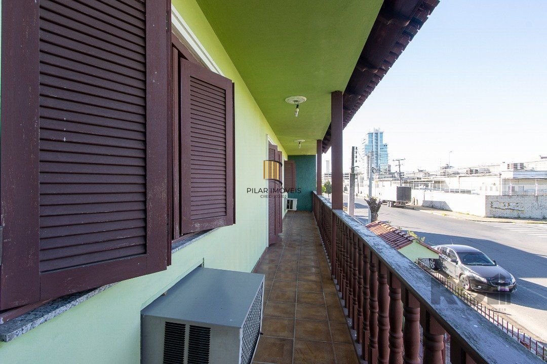 Sobrado com 3 Quartos e 5 banheiros próximo ao canoas shopping