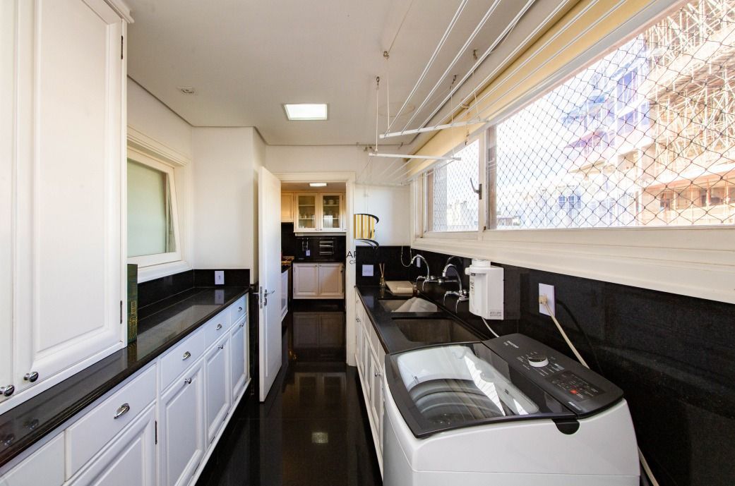 VISTA PERENE COM UM BELISSIMO POR DO SOL, 510M² NO BAIRRO MAIS ELEGANTE DE PORTO ALEGRE, MOINHOS DE VENTO