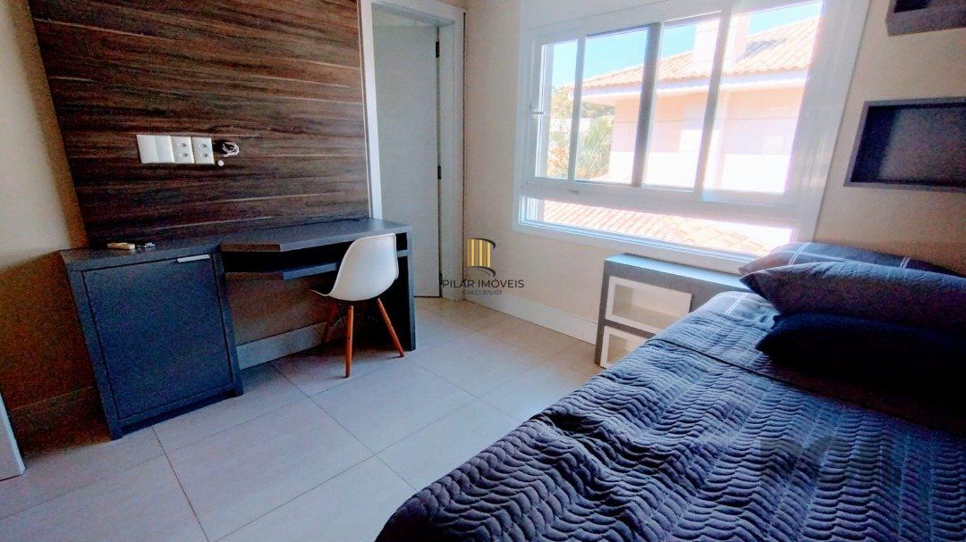 Casa de Condomínio 4 dormitórios no bairro Atlântida Sul