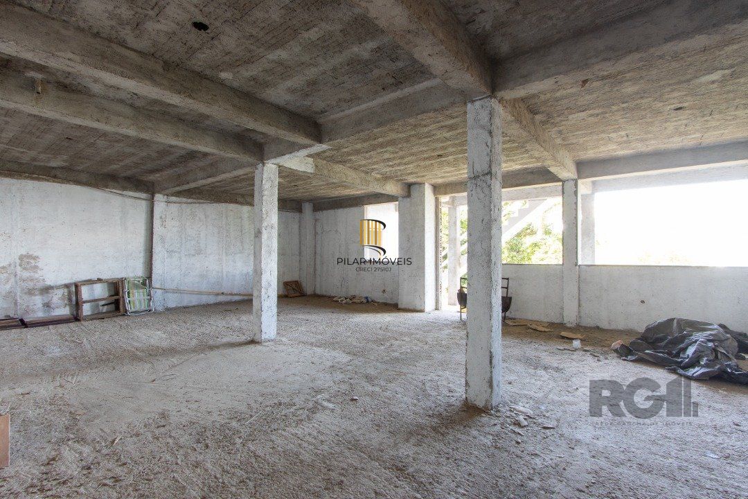 Sobrado novo,  4 quartos (1 suite), 440m² privativos - Bairro Guarujá