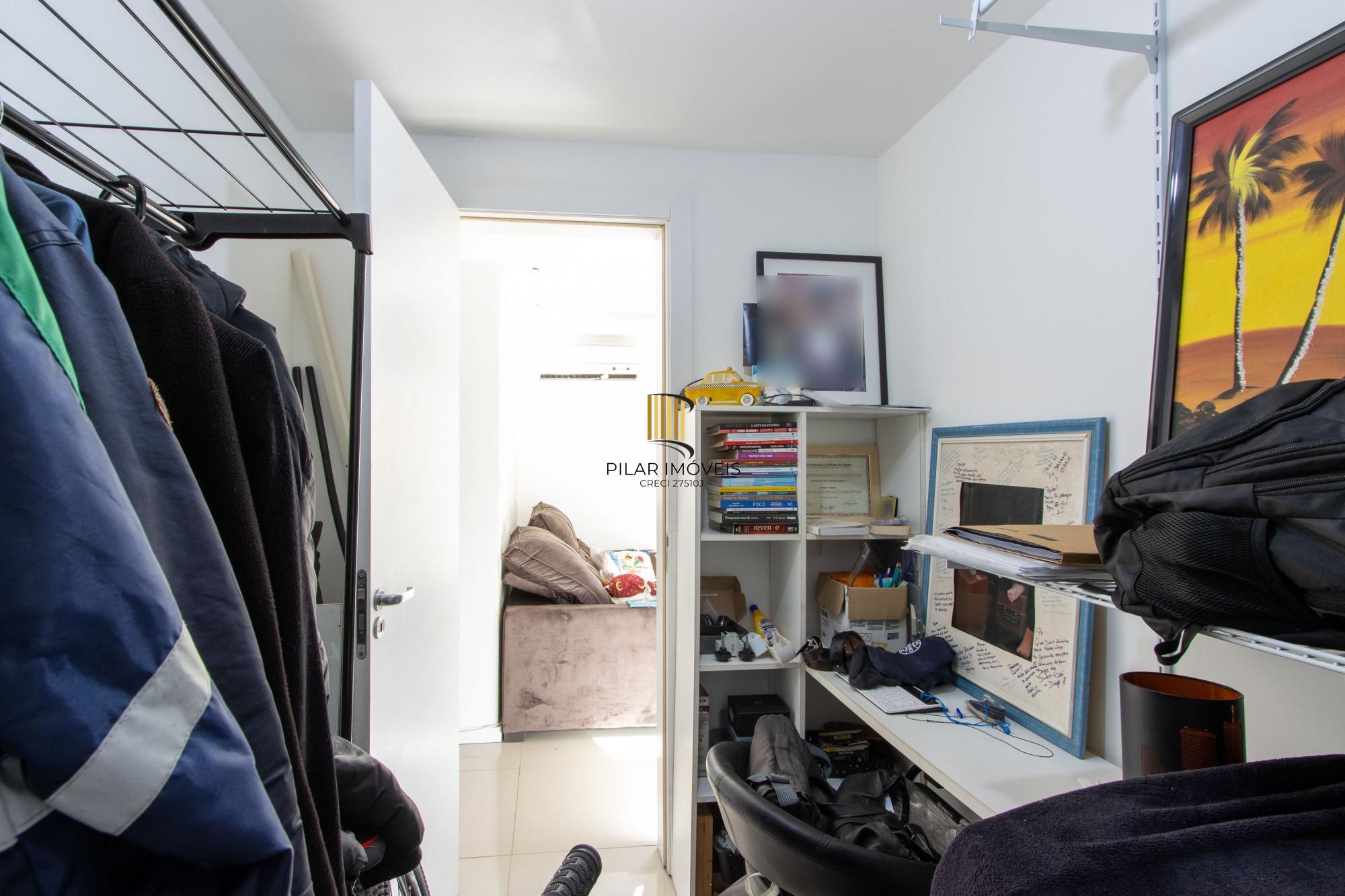 Apartamento térreo, semi mobiliado, com 54,81 m² de área privativa, 3 dormitórios e 1 vaga de garagem2