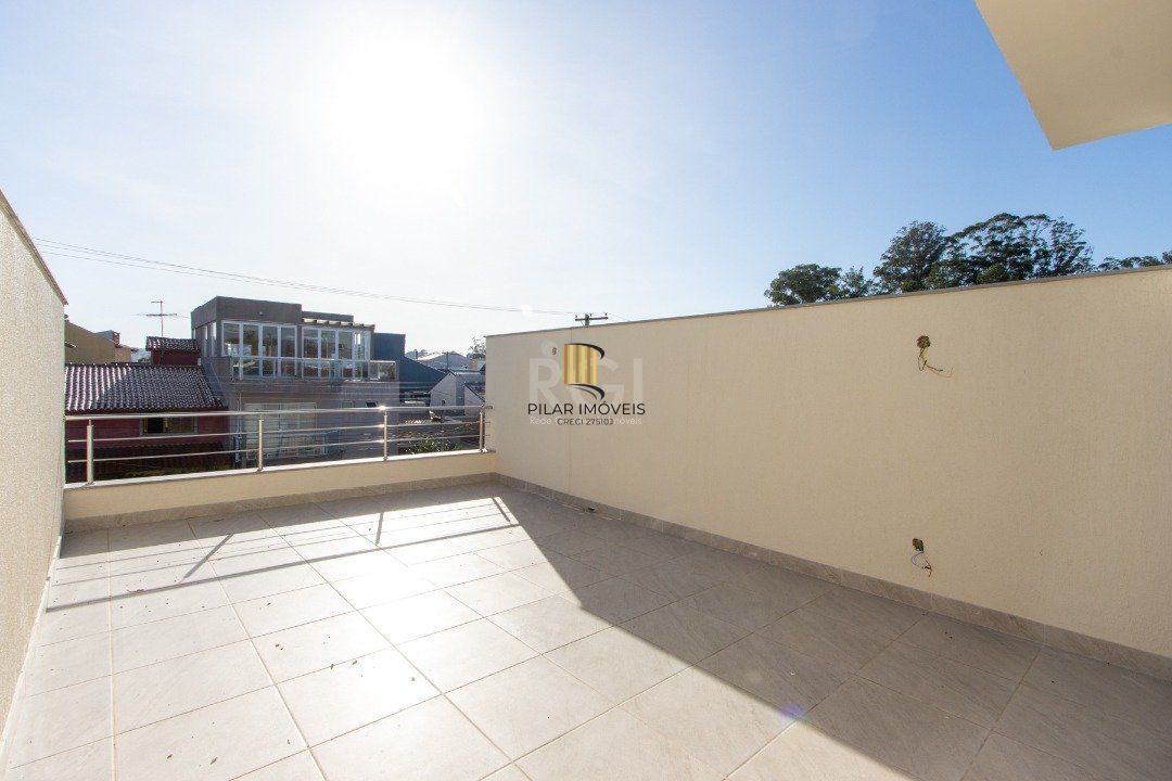 Casa 3 dormitórios no bairro Hípica