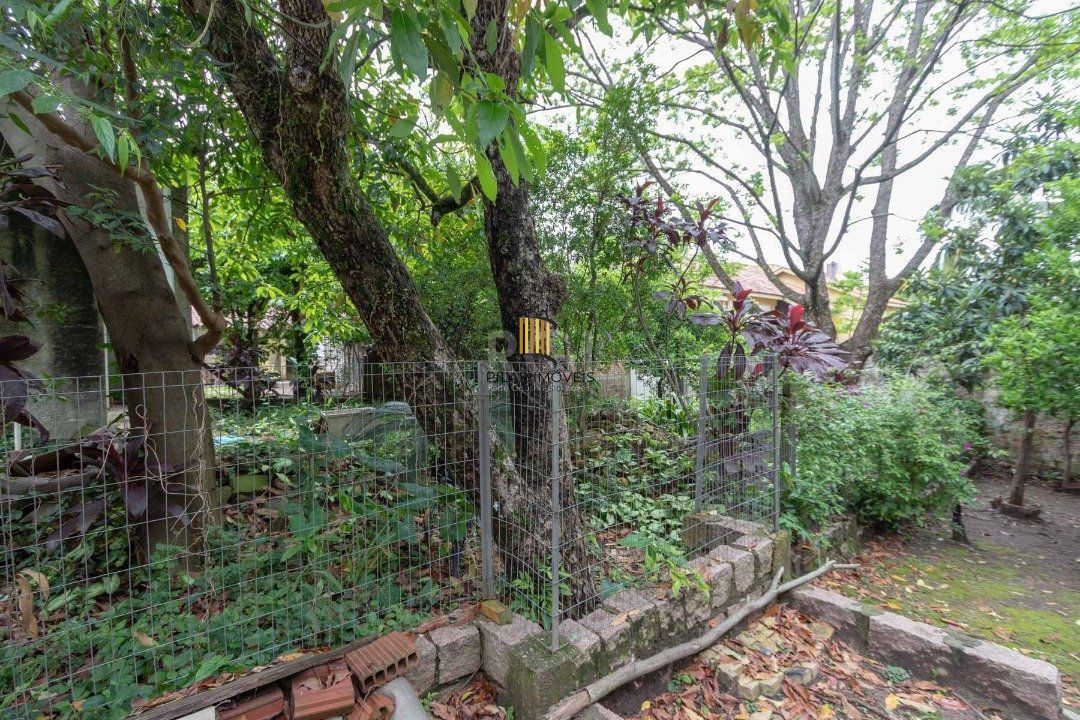 Casa para Venda - 200.81m², 4 dormitórios, sendo 1 suites, 5 vagas - Tristeza