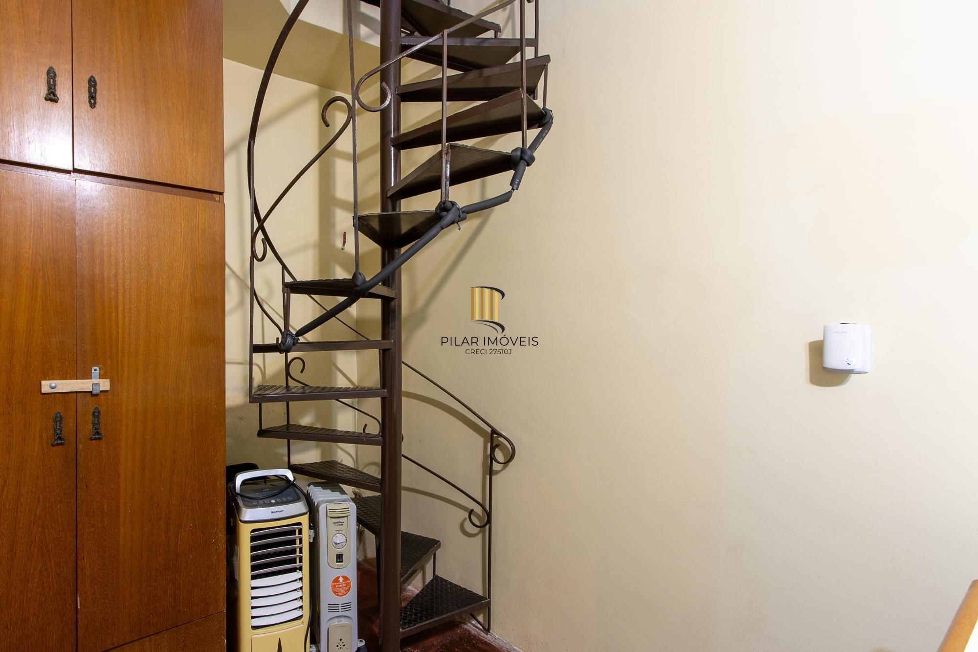 **Casa de 05 dormitórios, 03 suítes, 06 Banheiros, com 315,10m² privativos na Vila Conceição, Porto Alegre, RS**