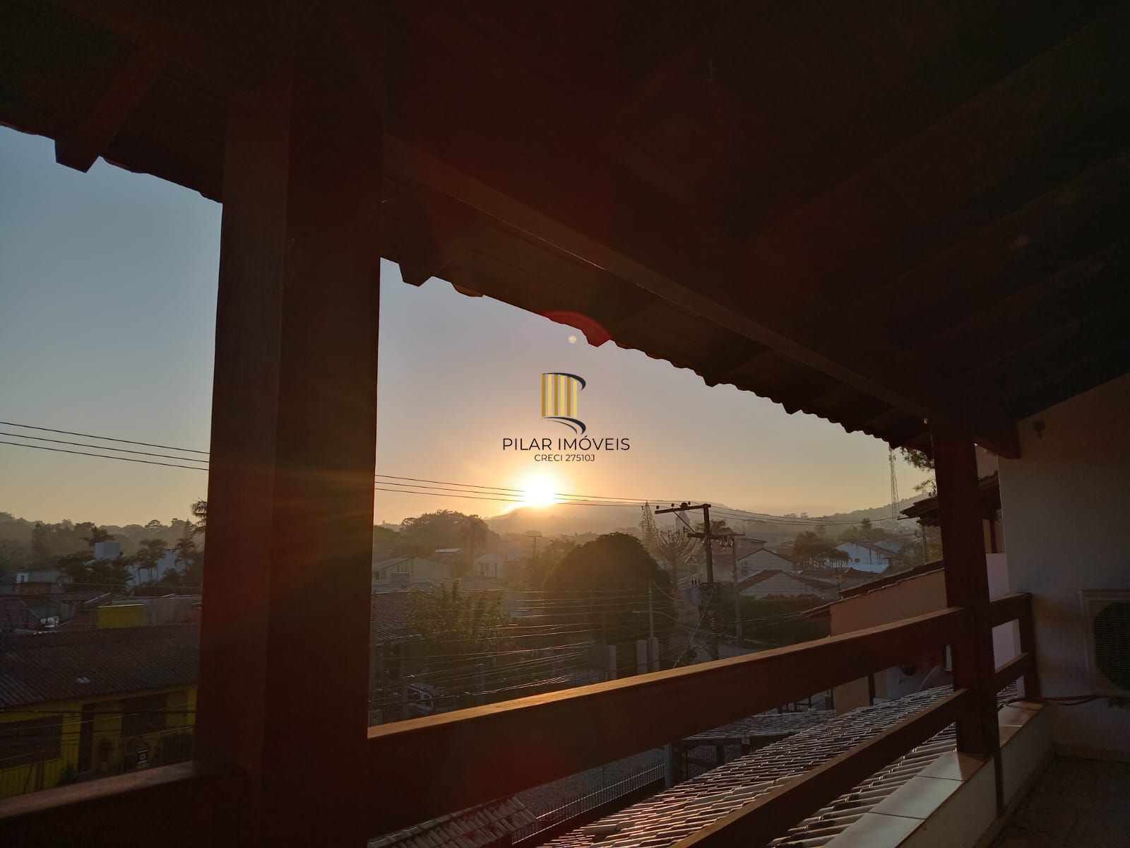 Excelente oportunidade de adquirir um sobrado no charmoso bairro Guarujá