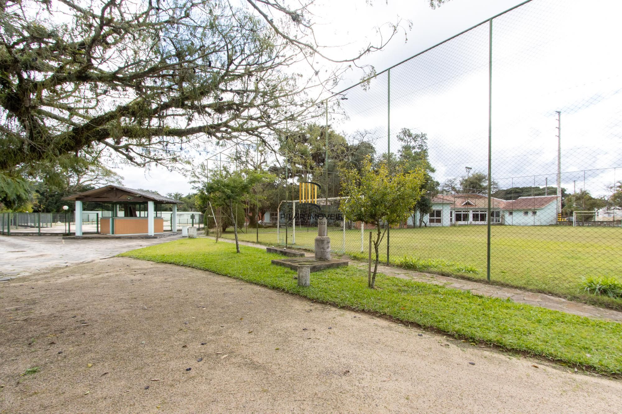 Terreno com edificações para múltiplos negócios lucrativos.