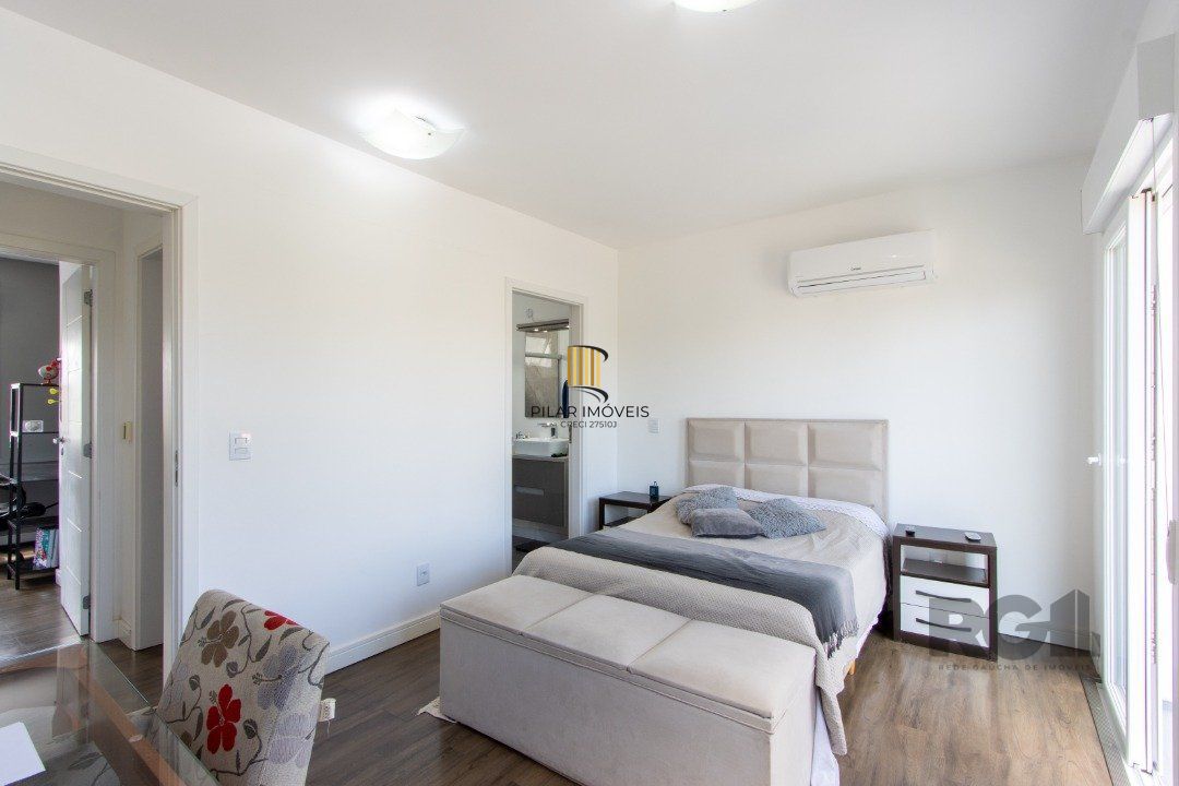 Casa 2 dormitórios no bairro Hípica
