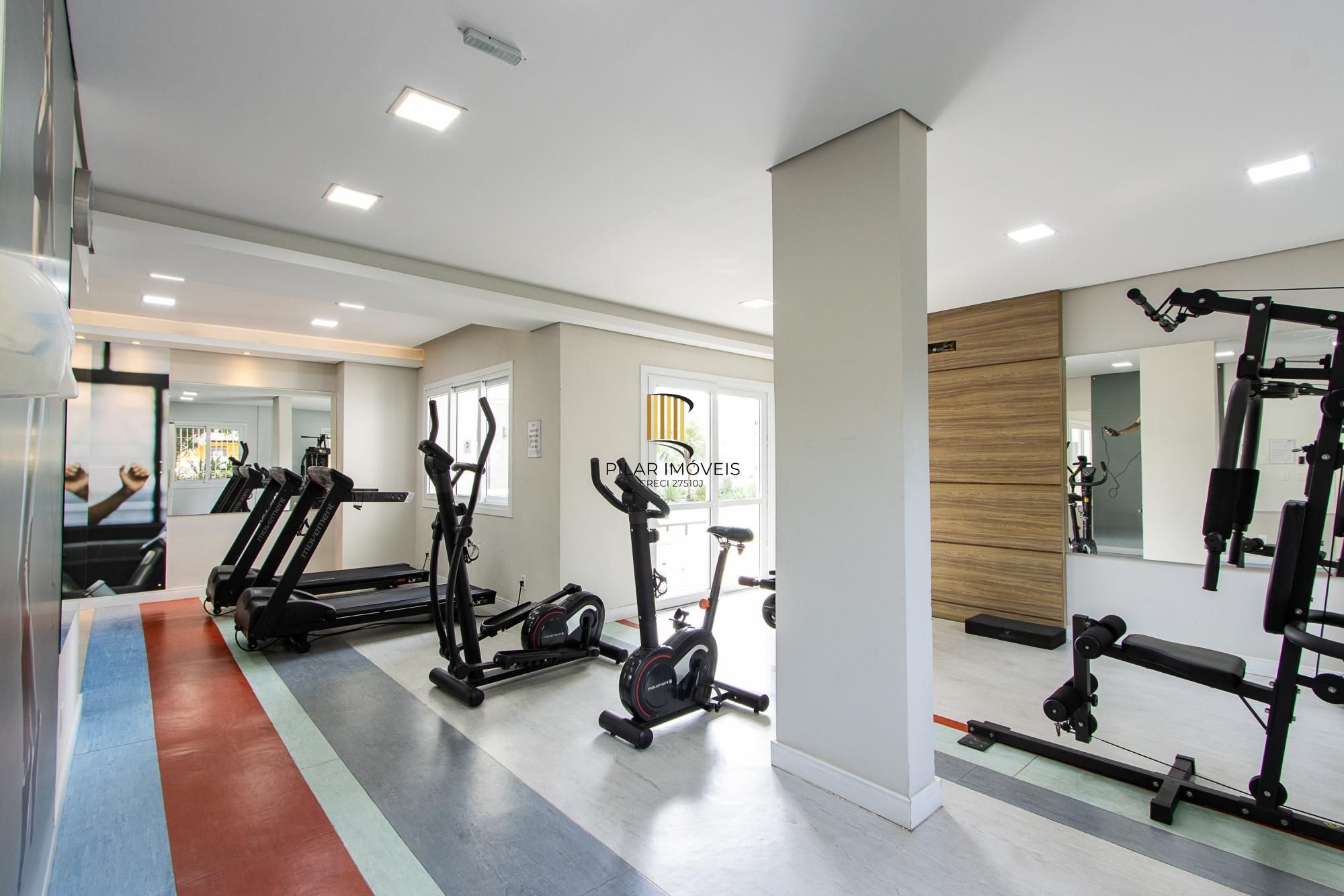 Apartamento de 2 dormitórios com suíte, churrasqueira e infraestrutura completa na Zona Sul de Porto Alegre.