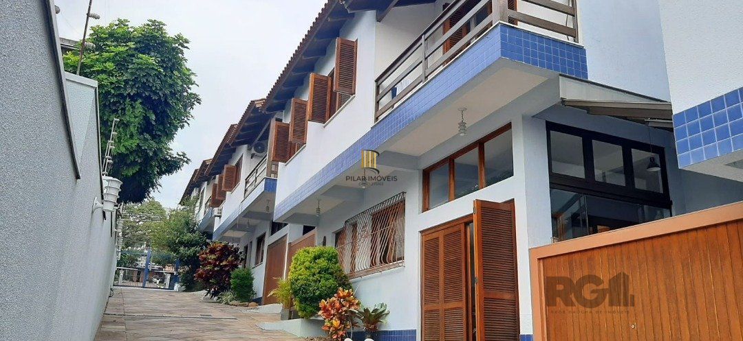 Casa de Condomínio 3 dormitórios no bairro Tristeza