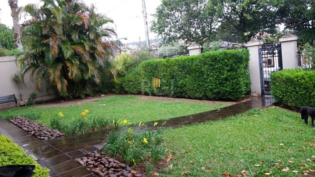 Casa para Venda - 432m², 3 dormitórios, 1 vaga - Tristeza