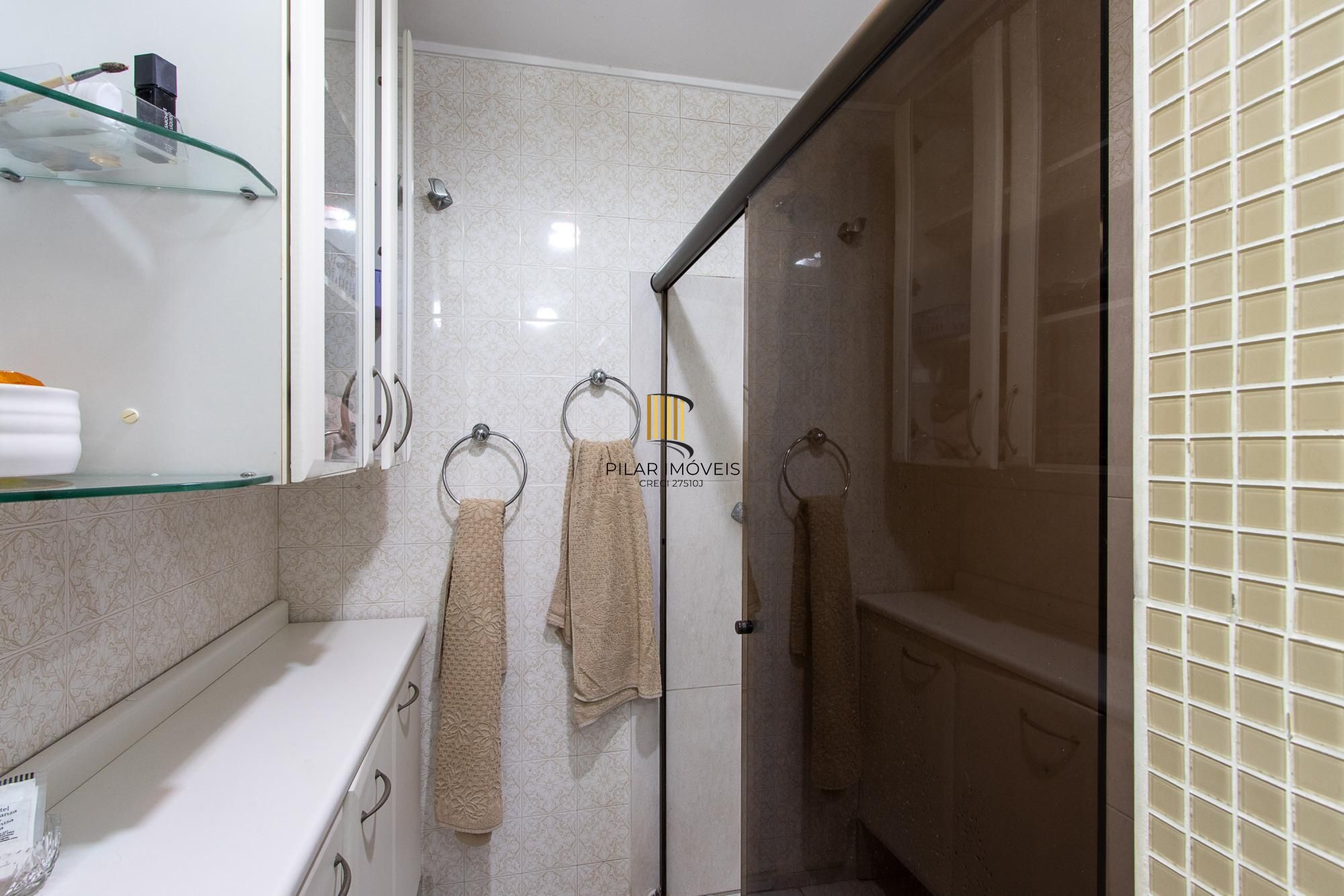 Apartamento 3 dormitorios com 168,65m2 privativos e uma vaga..