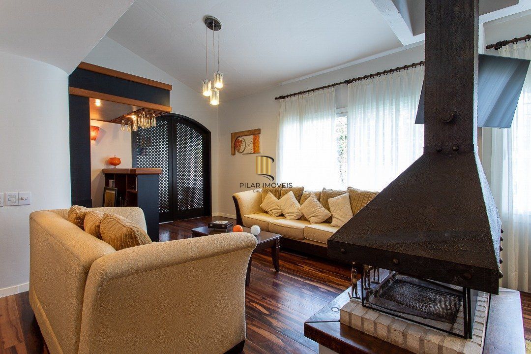 Casa 4 dormitórios no bairro Jardim Isabel