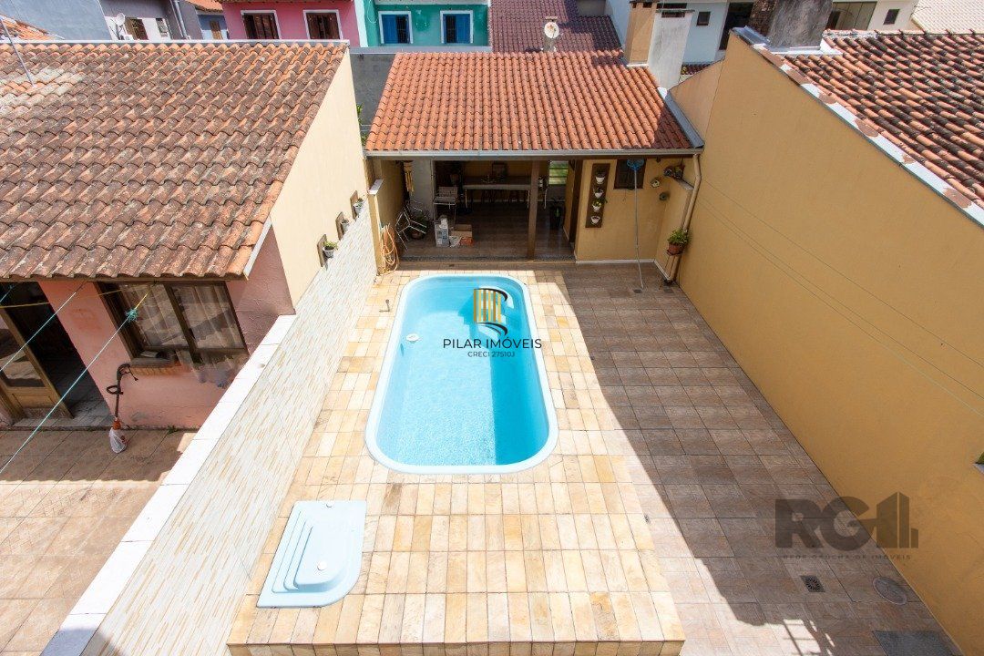 Casa com 3 dormitórios, sendo 1 suíte para venda  no bairro Hípica