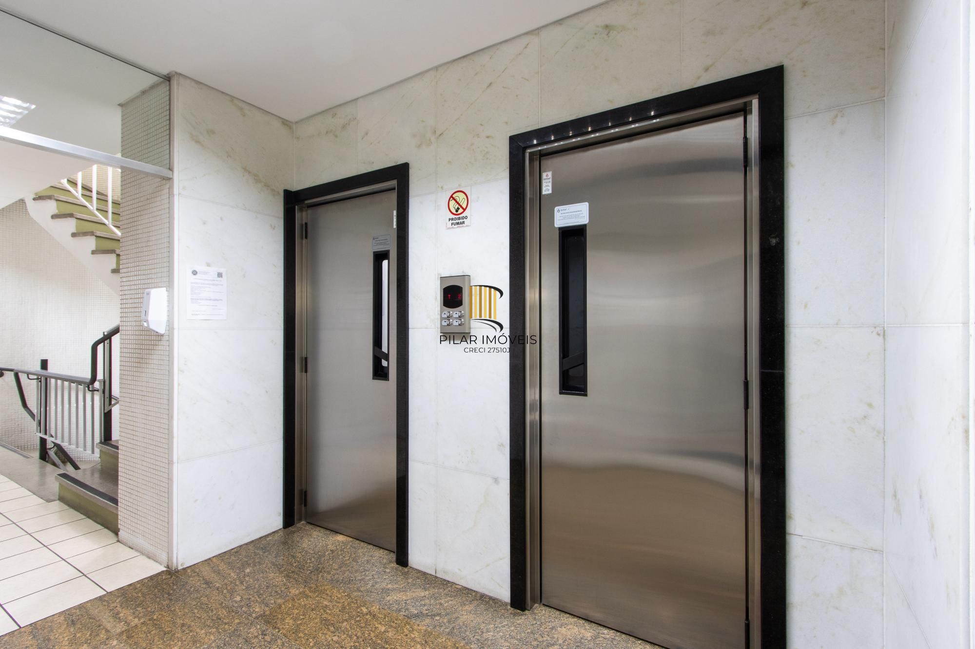 Conjunto comercial na Moinhos de Vento.