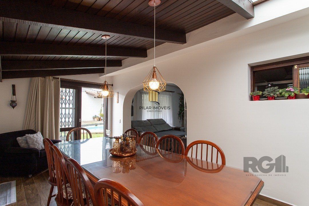 Casa 4 dormitórios no bairro Jardim Isabel