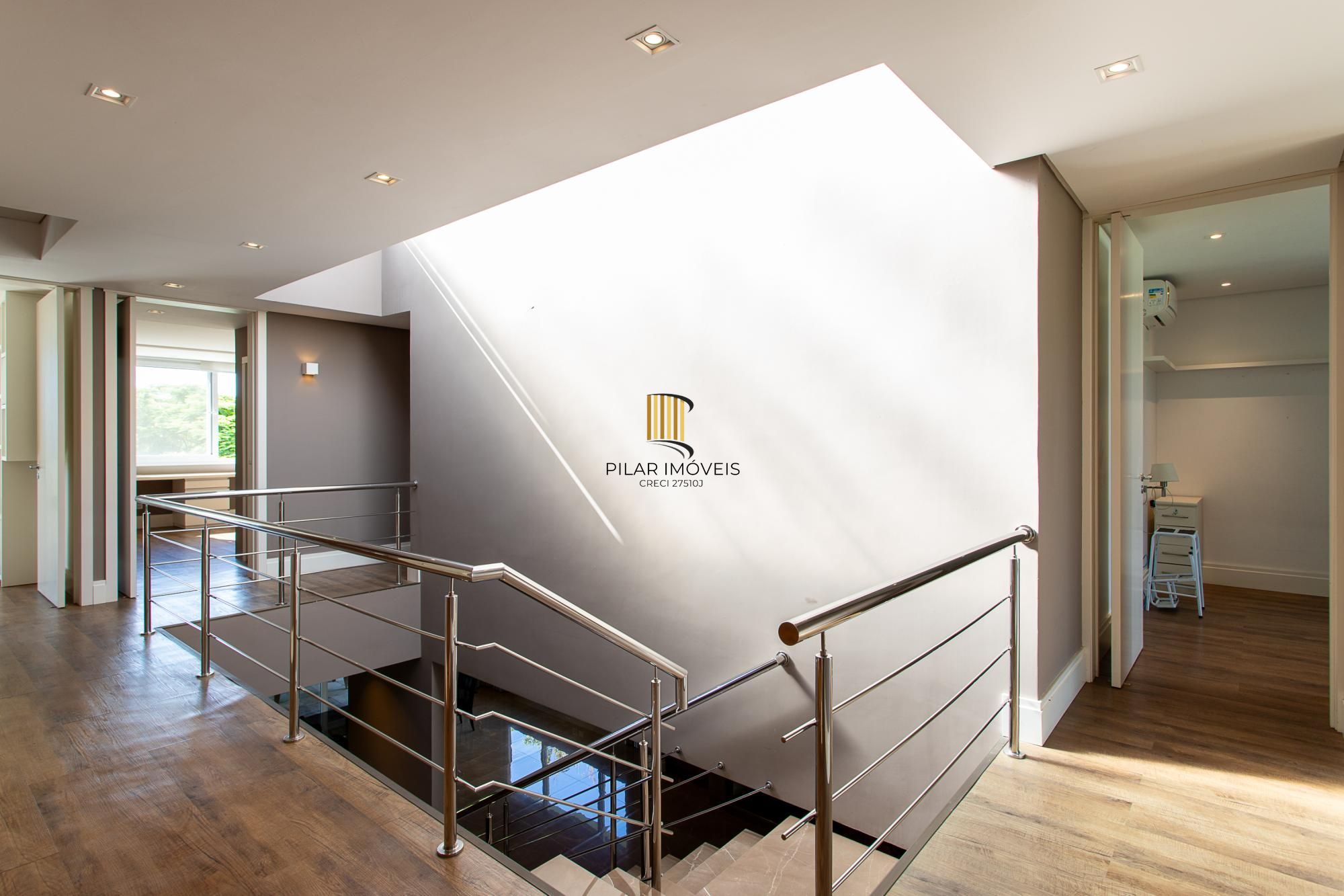 Casa de Condomínio 4 dormitórios no bairro Terraville