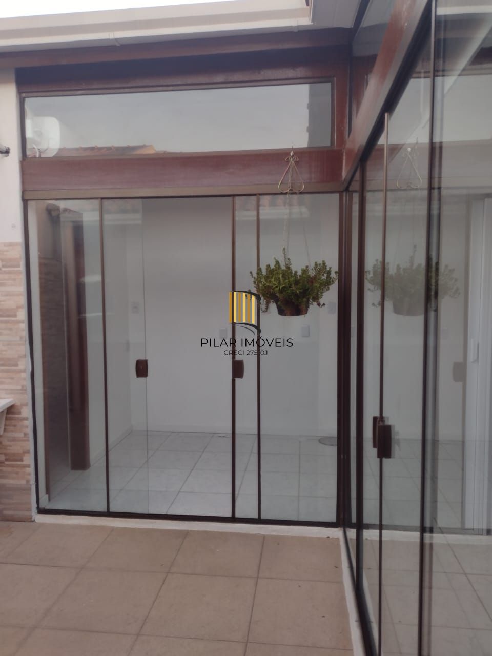 Casa 2 dormitórios no bairro Hípica