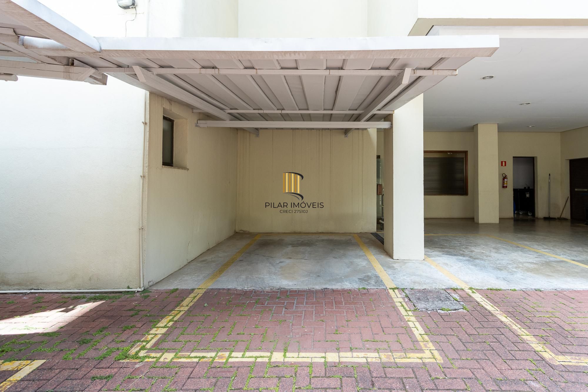 Apartamento 3 quartos, 1 suite, dependência, sacada com churrasqueira, 2 vagas - Bairro Menino Deus