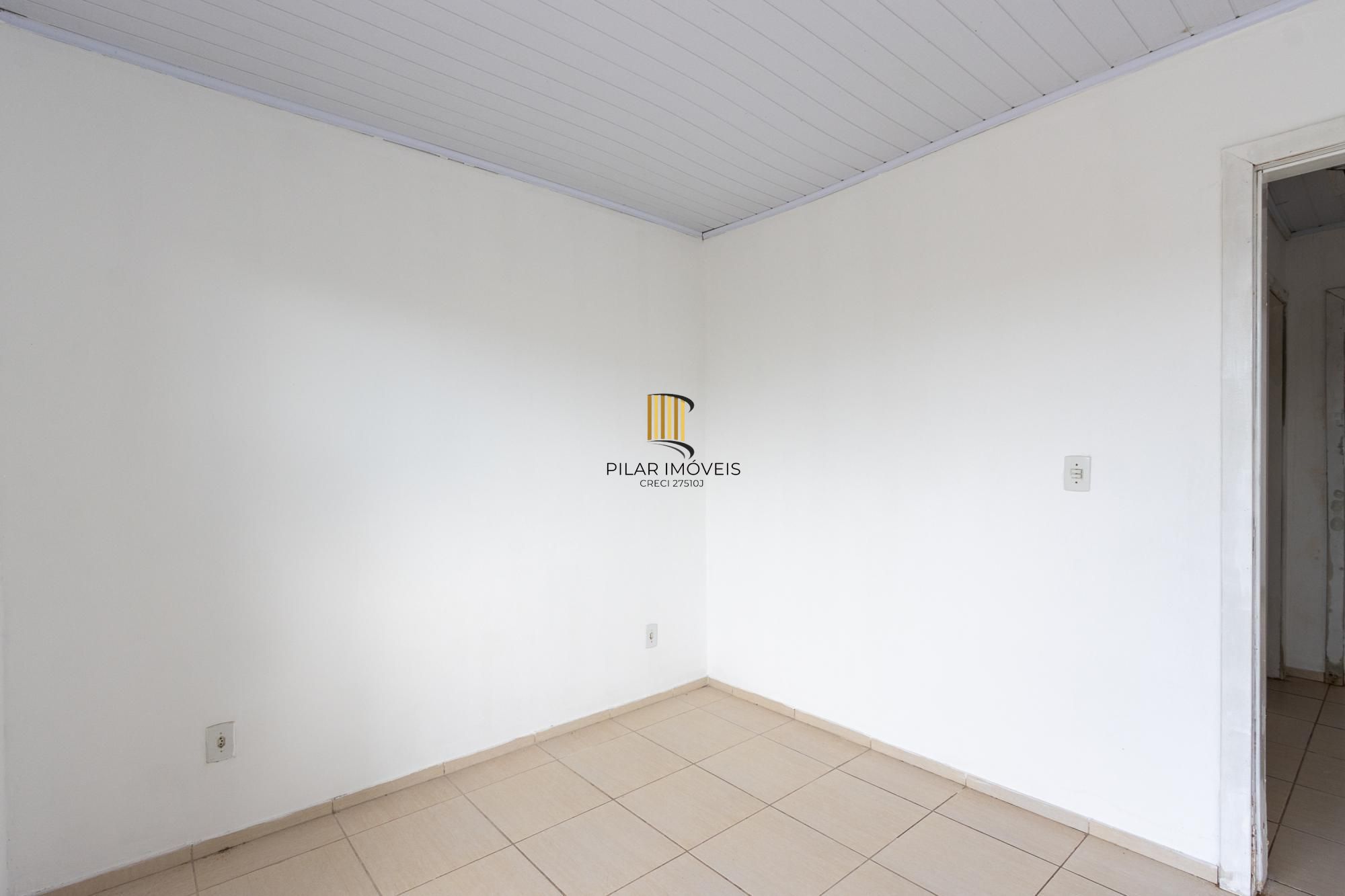 Casa (sobrado), 2 dormitórios, pátio - Bairro Hípica