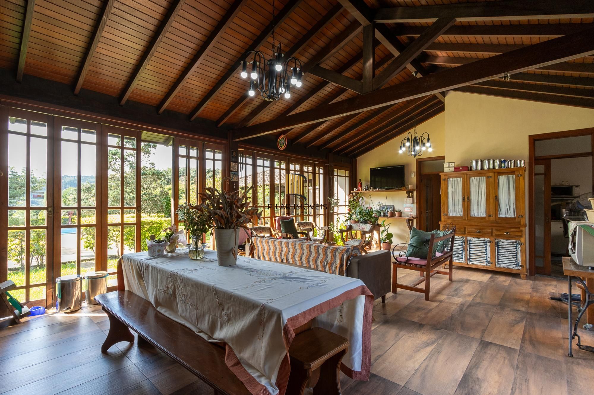 Casa em condomínio á venda com 6 dormitórios em Porto Alegre