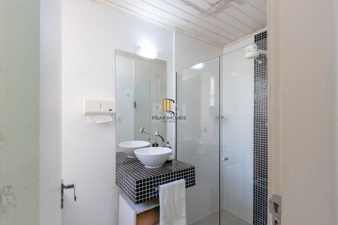 Casa para Venda - 199.62m², 5 dormitórios, 15 vagas - Tristeza