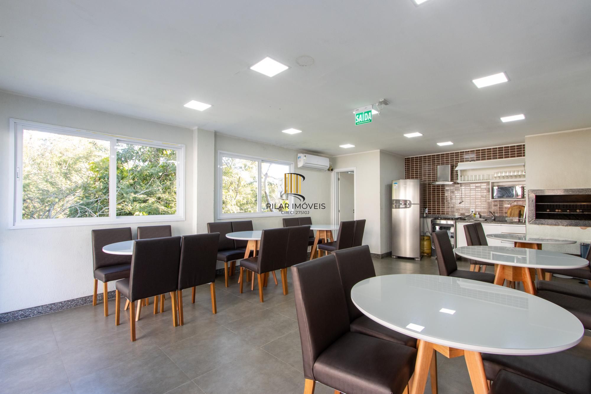 Apartamento  com  2 dormitórios, cozinha americana, Banheiro social, gás central, 1 vaga