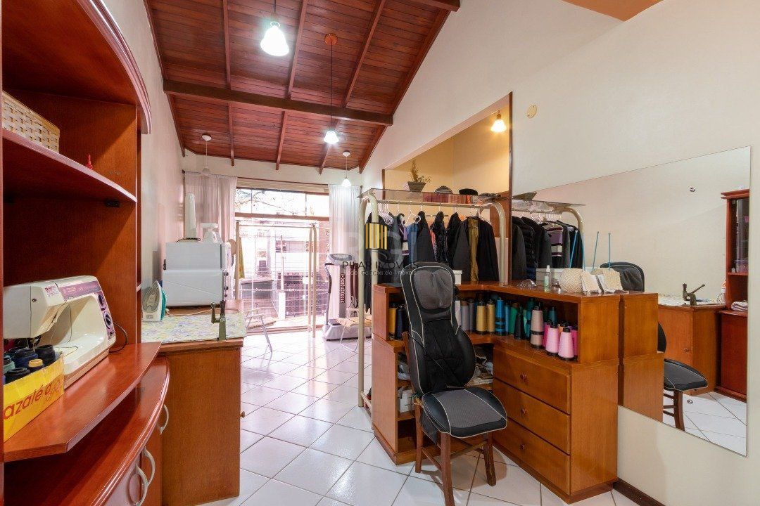 Predio para Venda - 215.37m², 0 dormitórios, Menino Deus