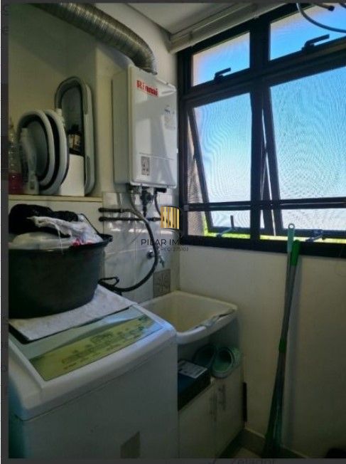 Apartamento  com 2 dormitórios, lavabo, banho social e churrasqueira integrada.