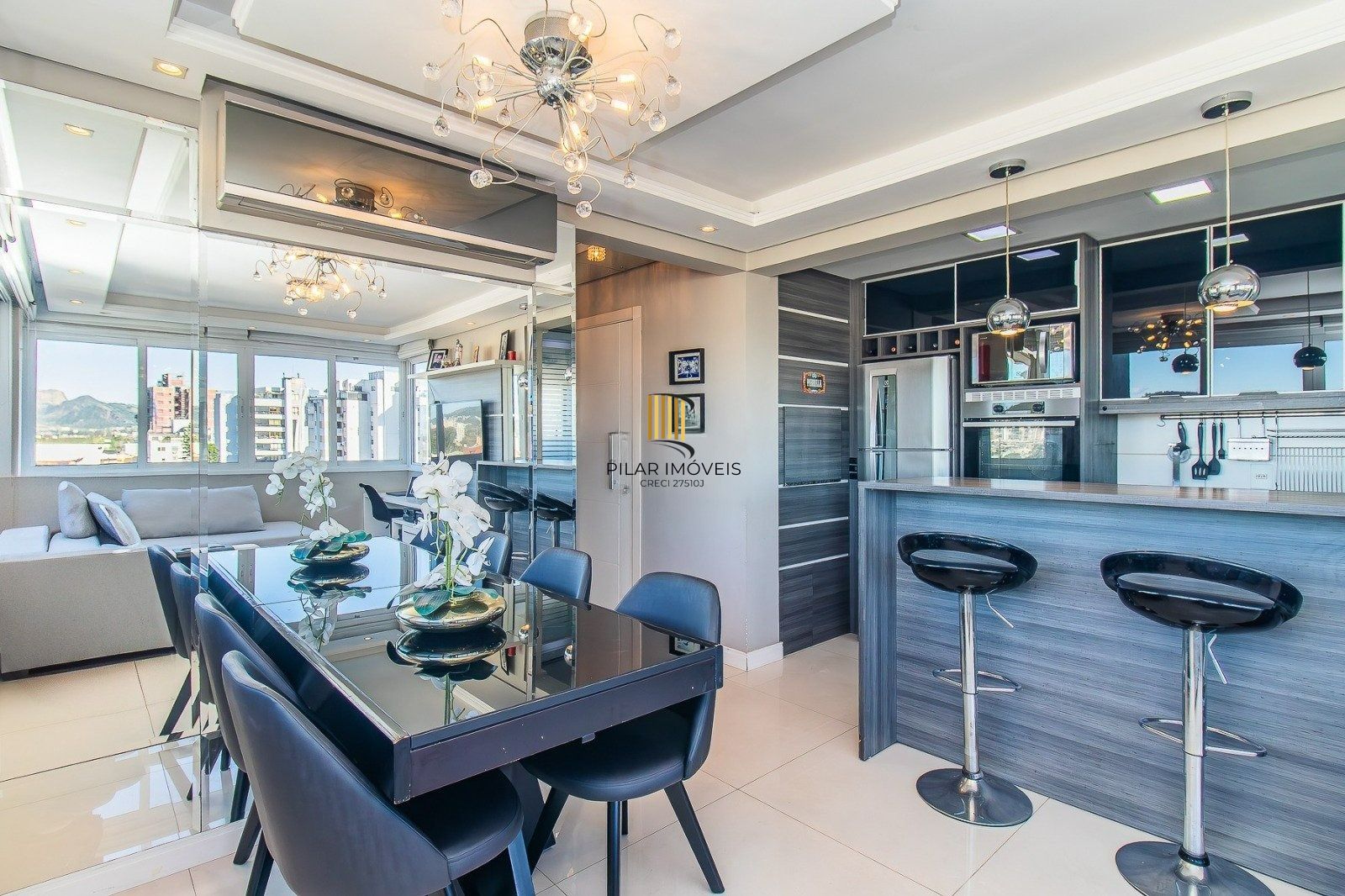 Apartamento de 3 dormitorios 1 suite e 2 vagas no Petrópolis