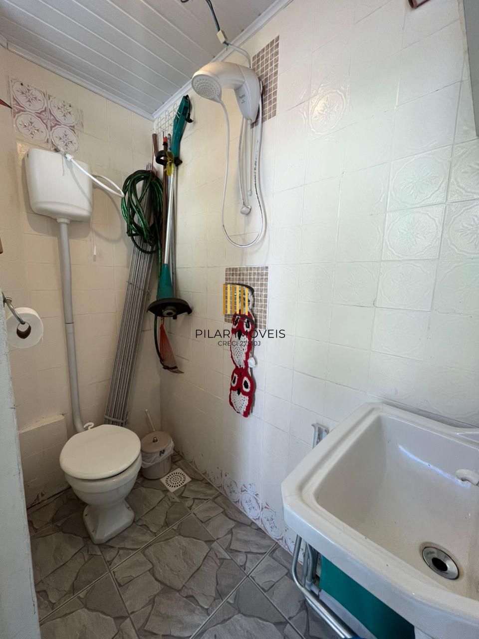 Linda casa à venda no bairro Azenha!!!