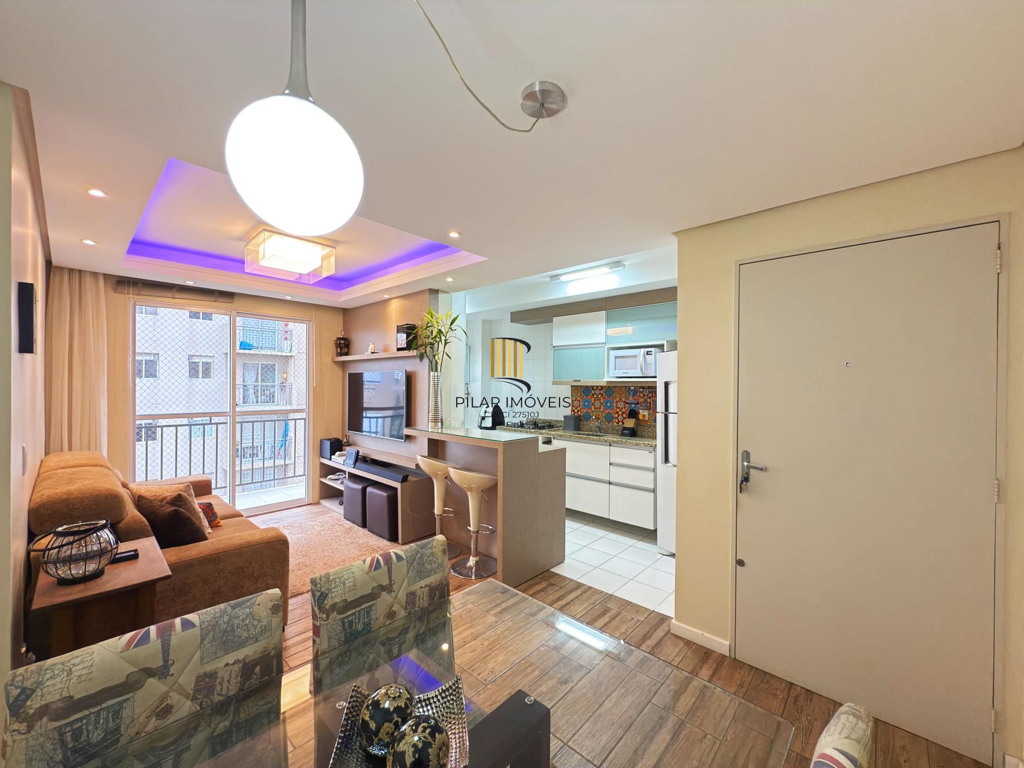 Apartamento de 3 dormitórios, 1 suíte e 2 vagas de garagem cobertas.