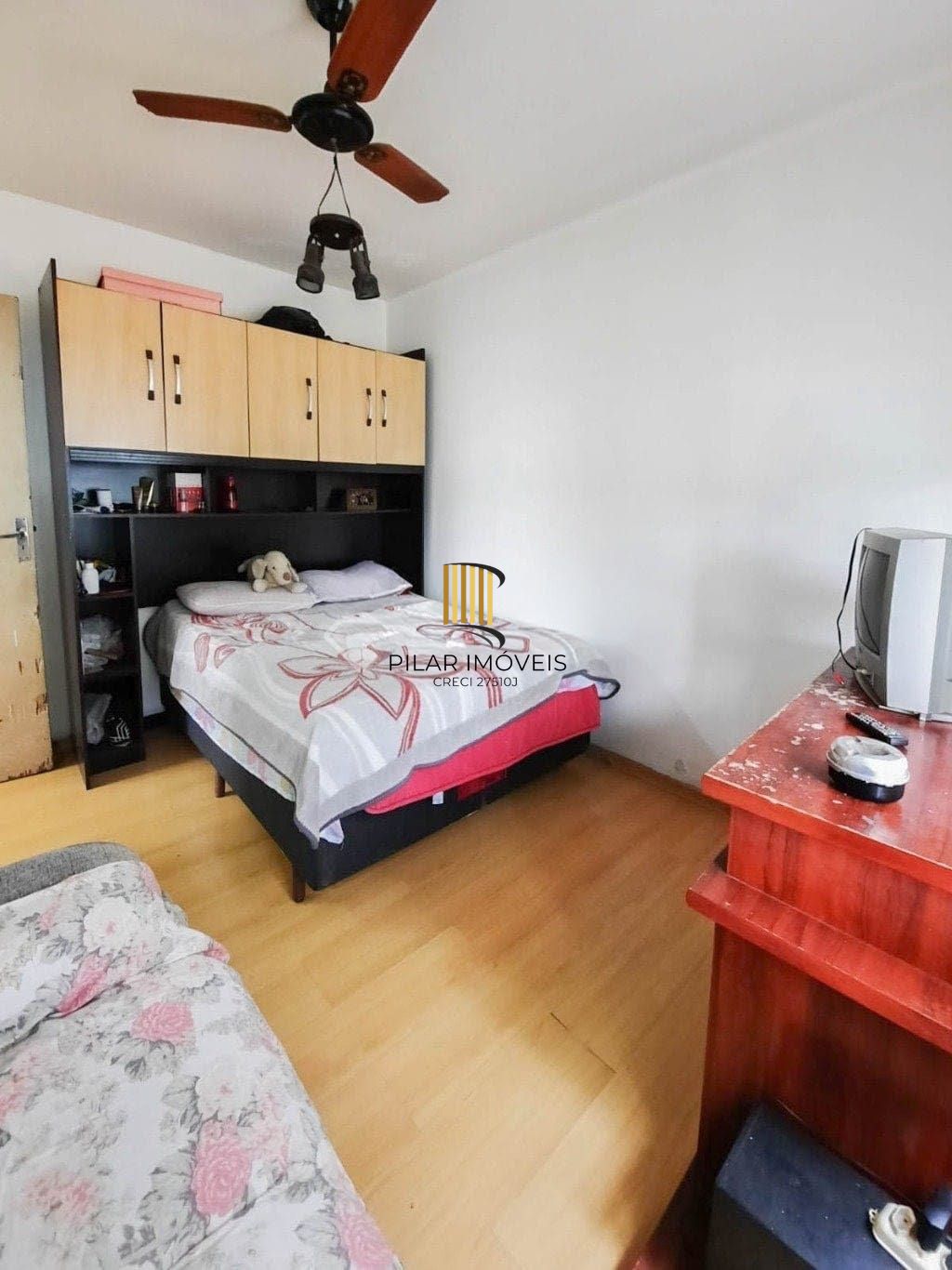 Apartamento de 2 dormitórios á venda no bairro Cristal em Porto Alegre.