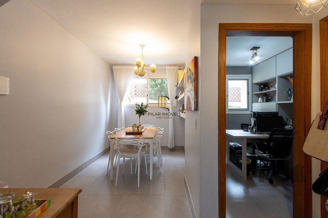 Casa para Venda - 132.55m², 3 dormitórios, sendo 1 suite, 5 vagas - Teresópolis