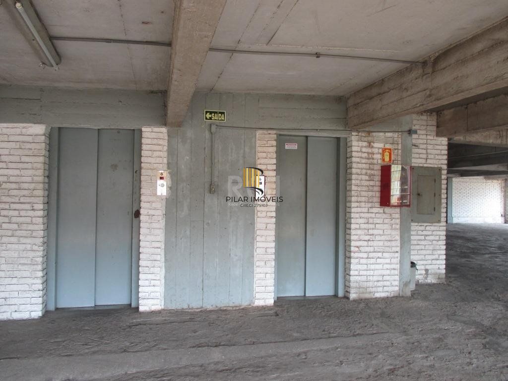 Ótimo box de garagem no Centro Histórico próximo a rua Caldas Junior.