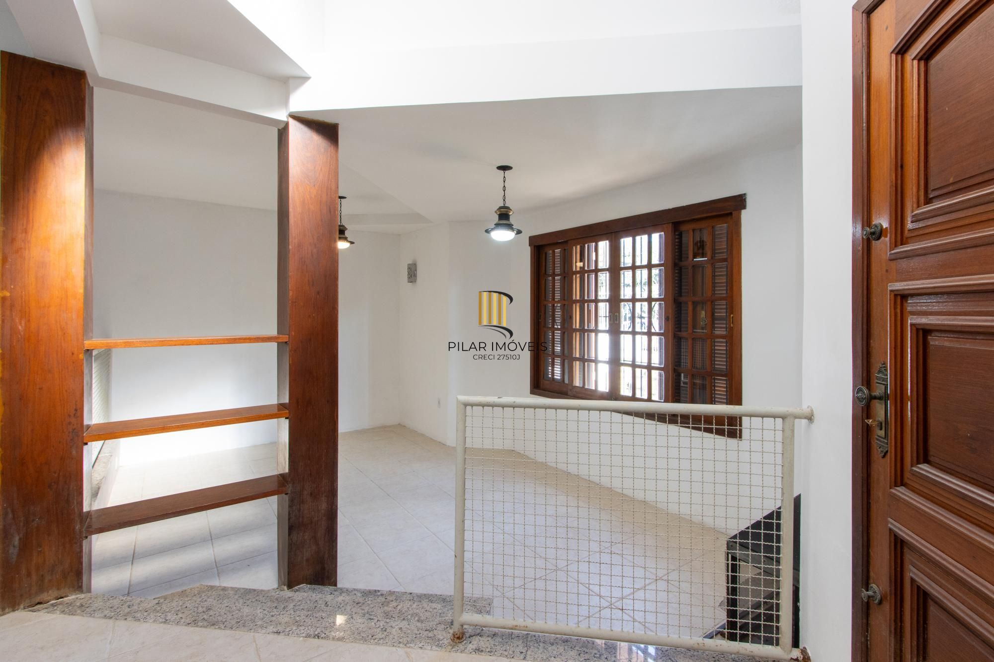 Casa para Venda - 253.35m², 3 dormitórios, sendo 1 suites, 4 vagas - Serraria